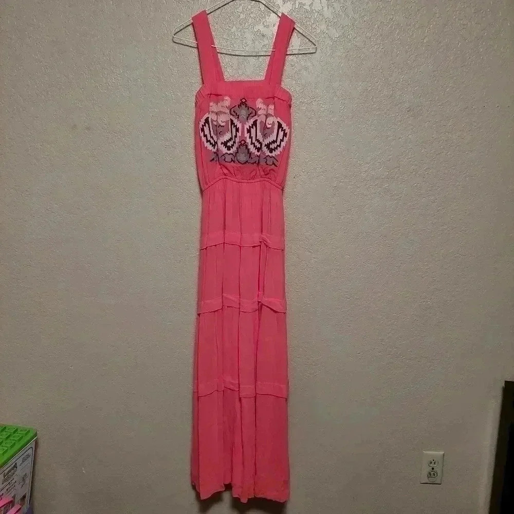 HAZEL Coral maxi dress with embroidered design. Size Medium - Picture 2 of 8